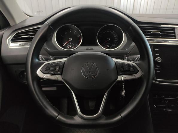 Volkswagen Tiguan II Рестайлинг с пробегом 2021 года, цена 2 918 000 рублей, 83475 км, внедорожник, Автокод Объявления
