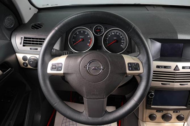 Opel Astra H Рестайлинг с пробегом 2008 года, цена 489 000 рублей, 201800 км, седан, Автокод Объявления