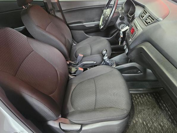Kia Rio III Рестайлинг с пробегом 2017 года, цена 1 139 000 рублей, 71827 км, седан, Автокод Объявления