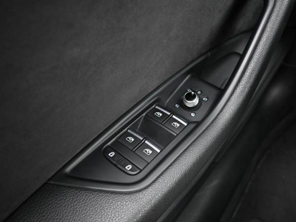 Audi A4 V (B9) Рестайлинг с пробегом 2020 года, цена 3 099 000 рублей, 129681 км, седан, Автокод Объявления
