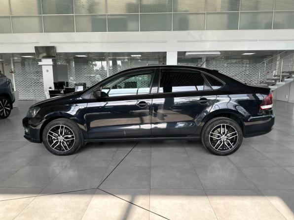 Volkswagen Polo V Рестайлинг с пробегом 2019 года, цена 1 045 000 рублей, 190000 км, седан, Автокод Объявления