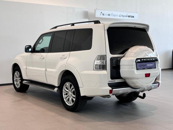 Mitsubishi Pajero IV Рестайлинг 1 с пробегом 2013 года, цена 2 100 000 рублей, 331632 км, внедорожник, Автокод Объявления
