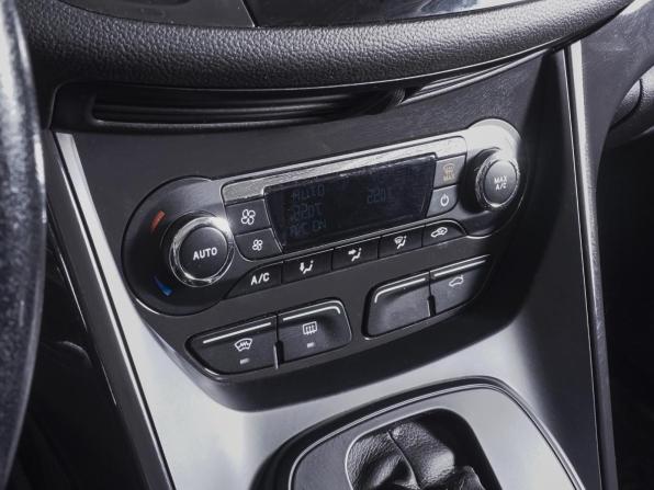 Ford Kuga II с пробегом 2015 года, цена 1 570 000 рублей, 72936 км, внедорожник, Автокод Объявления