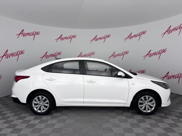 Hyundai Solaris II Рестайлинг с пробегом 2021 года, цена 1 469 000 рублей, 97271 км, седан, Автокод Объявления
