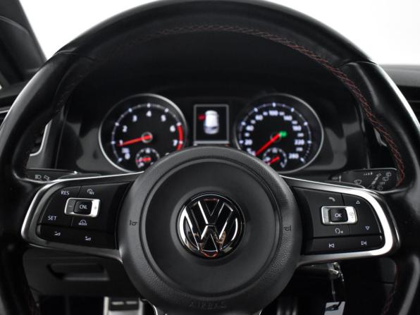 Volkswagen Golf GTI VII с пробегом 2015 года, цена 2 150 000 рублей, 210616 км, хэтчбек, Автокод Объявления