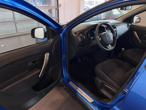 Renault Sandero II с пробегом 2017 года, цена 780 000 рублей, 160545 км, хэтчбек, Автокод Объявления