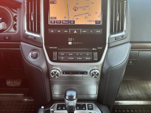 Toyota Land Cruiser 200 Series Рестайлинг 2 с пробегом 2020 года, цена 9 050 000 рублей, 122934 км, внедорожник, Автокод Объявления