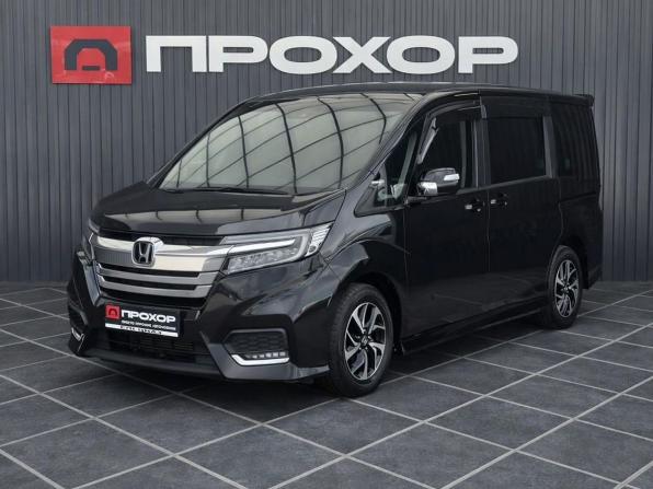 Honda Stepwgn V Рестайлинг с пробегом 2017 года, цена 2 307 000 рублей, 120875 км, минивэн, Автокод Объявления