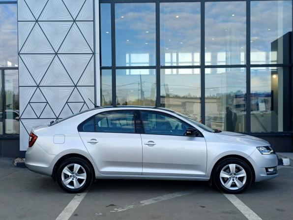 Skoda Rapid I Рестайлинг с пробегом 2018 года, цена 1 519 000 рублей, 87509 км, лифтбек, Автокод Объявления