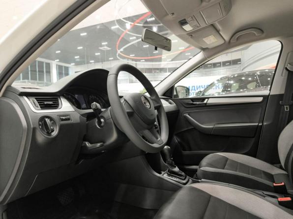 Skoda Rapid I Рестайлинг с пробегом 2019 года, цена 1 320 000 рублей, 113935 км, лифтбек, Автокод Объявления
