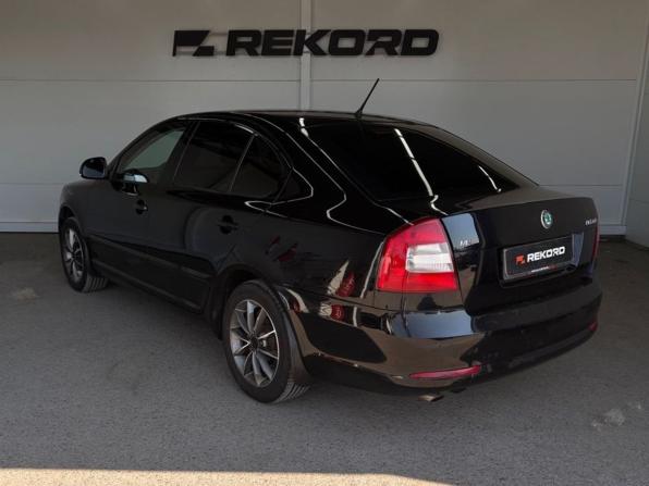 Skoda Octavia II (A5) Рестайлинг с пробегом 2011 года, цена 889 000 рублей, 271516 км, лифтбек, Автокод Объявления
