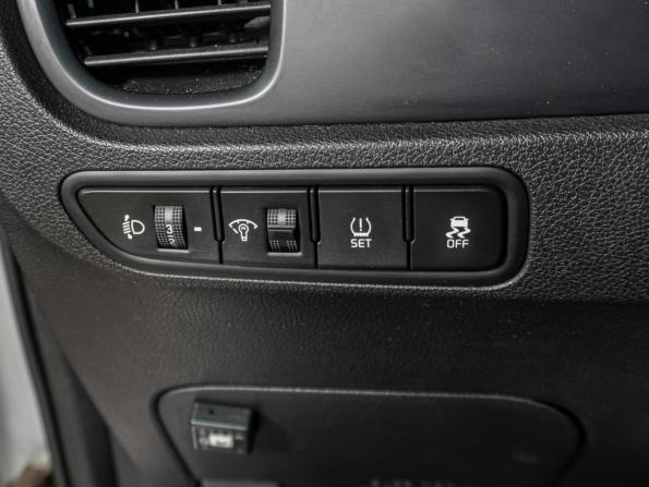 Kia Rio IV с пробегом 2018 года, цена 1 060 000 рублей, 156971 км, седан, Автокод Объявления