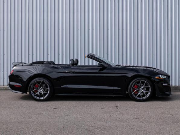 Ford Mustang VI Рестайлинг с пробегом 2019 года, цена 2 949 000 рублей, 163113 км, кабриолет, Автокод Объявления