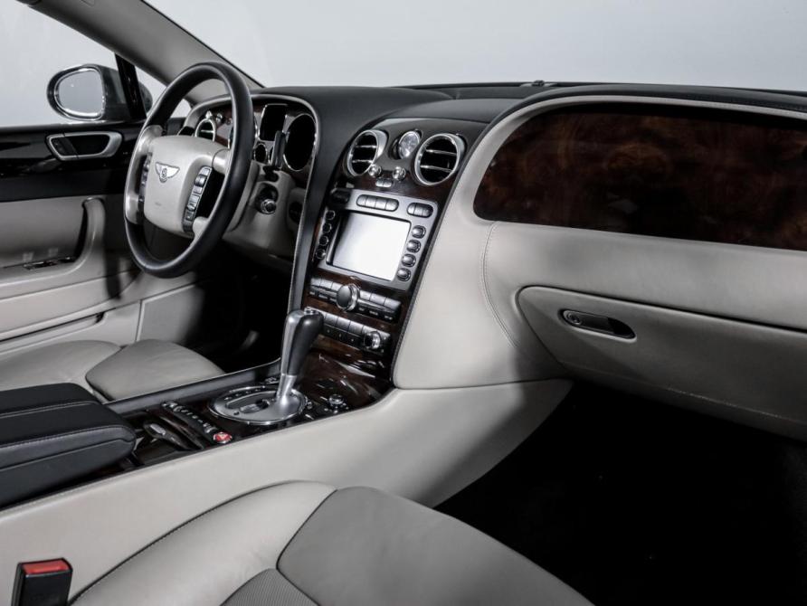 Bentley Continental Flying Spur Москва  - изображение 9