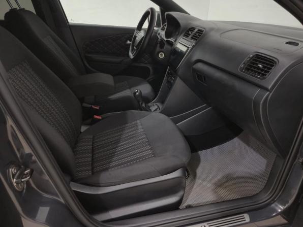 Volkswagen Polo V Рестайлинг с пробегом 2015 года, цена 930 000 рублей, 97098 км, седан, Автокод Объявления