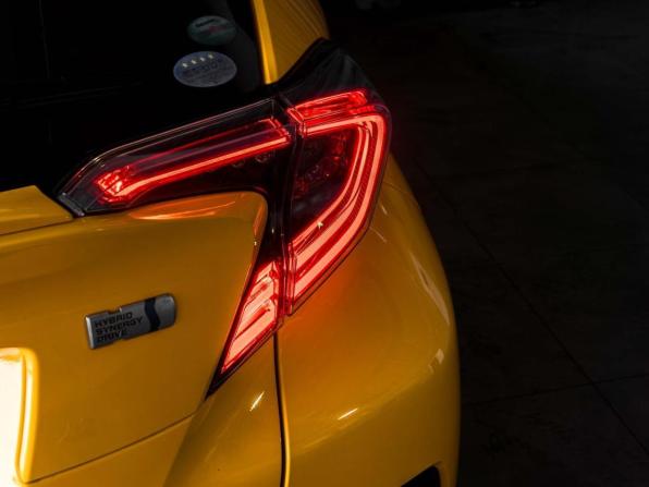 Toyota C-HR I с пробегом 2018 года, цена 1 949 000 рублей, 125824 км, внедорожник, Автокод Объявления