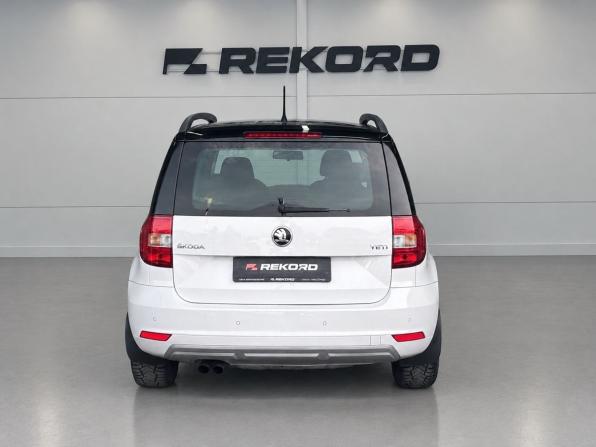 Skoda Yeti I Рестайлинг с пробегом 2015 года, цена 1 149 000 рублей, 226664 км, внедорожник, Автокод Объявления