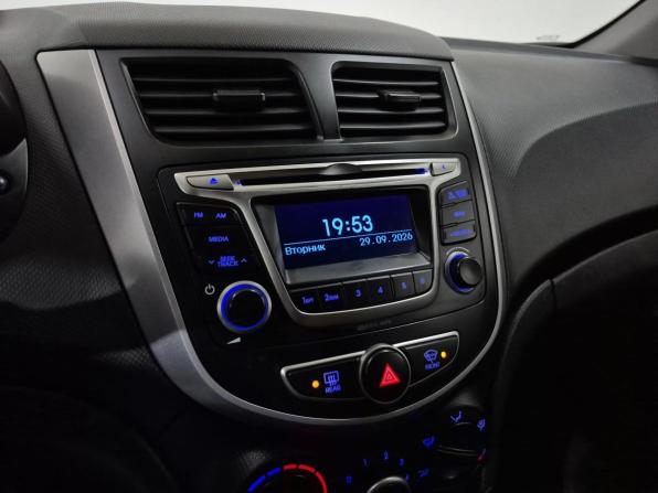Hyundai Solaris I Рестайлинг с пробегом 2016 года, цена 1 020 000 рублей, 122100 км, седан, Автокод Объявления