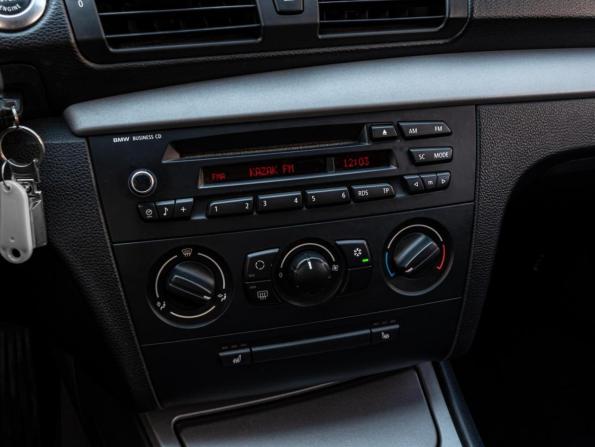 BMW 1 серии I (E81/E82/E87/E88) Рестайлинг с пробегом 2011 года, цена 920 000 рублей, 154504 км, хэтчбек, Автокод Объявления
