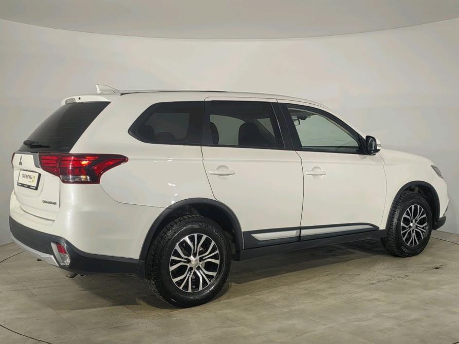 Mitsubishi Outlander III Рестайлинг 2 Санкт-Петербург  - изображение 5