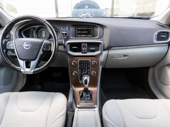 Volvo V40 Cross Country I с пробегом 2013 года, цена 1 263 000 рублей, 165514 км, хэтчбек, Автокод Объявления