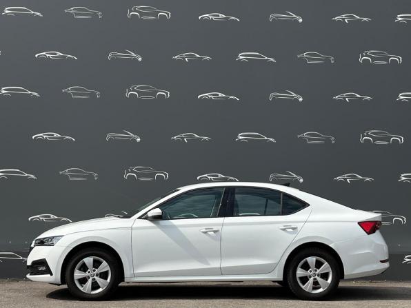 Skoda Octavia IV (A8) с пробегом 2021 года, цена 2 230 400 рублей, 54126 км, лифтбек, Автокод Объявления