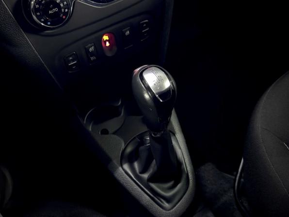 Renault Sandero II с пробегом 2016 года, цена 1 099 000 рублей, 54448 км, хэтчбек, Автокод Объявления