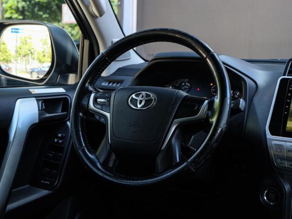 Toyota Land Cruiser Prado 150 Series Рестайлинг 2 с пробегом 2019 года, цена 3 900 000 рублей, 170501 км, внедорожник, Автокод Объявления