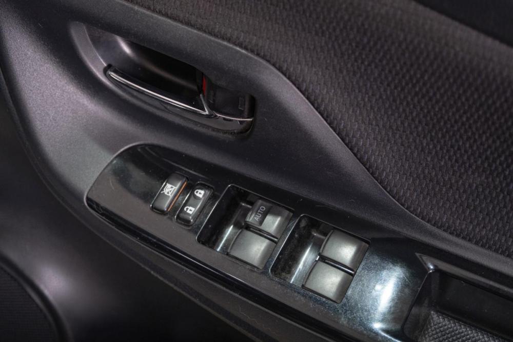 Toyota Vitz III (XP130) Рестайлинг 2 Томск  - изображение 9