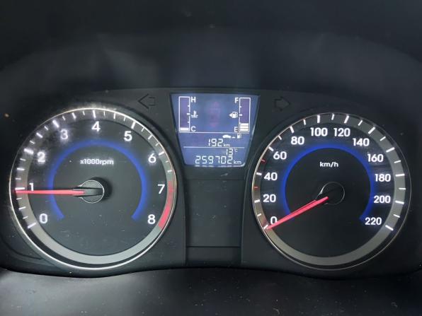 Hyundai Solaris I Рестайлинг с пробегом 2014 года, цена 399 800 рублей, 260000 км, седан, Автокод Объявления