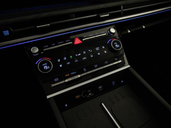 Hyundai Santa Fe V (MX5) с пробегом 2025 года, цена 4 799 000 рублей, 39619 км, внедорожник, Автокод Объявления