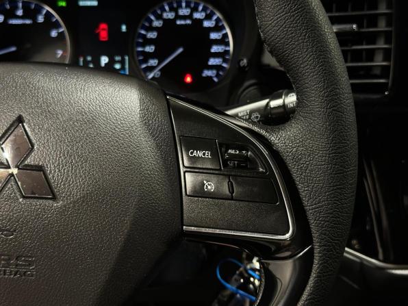 Mitsubishi Outlander III Рестайлинг 2 с пробегом 2015 года, цена 1 650 000 рублей, 215441 км, внедорожник, Автокод Объявления