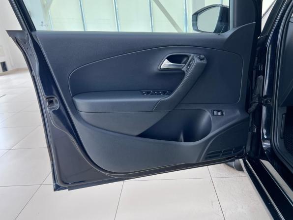 Volkswagen Polo V Рестайлинг с пробегом 2019 года, цена 1 630 000 рублей, 57888 км, седан, Автокод Объявления