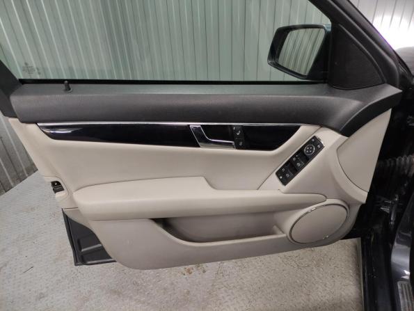 Mercedes-Benz C-Класс III (W204) с пробегом 2010 года, цена 870 000 рублей, 286295 км, седан, Автокод Объявления