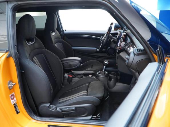 Mini Hatch III (F55/F56) с пробегом 2017 года, цена 2 133 077 рублей, 125865 км, хэтчбек, Автокод Объявления