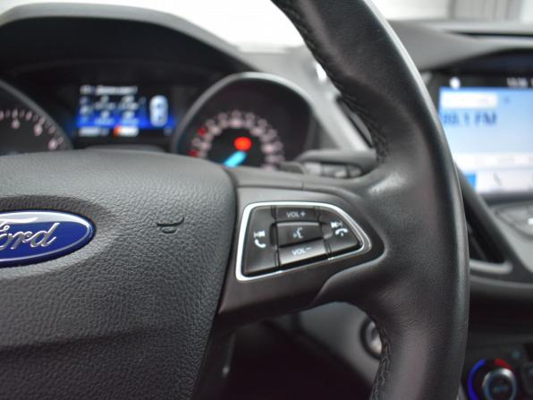 Ford Kuga II Рестайлинг с пробегом 2018 года, цена 1 499 000 рублей, 209000 км, внедорожник, Автокод Объявления