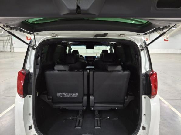 Toyota Alphard III Рестайлинг с пробегом 2019 года, цена 4 050 000 рублей, 176796 км, минивэн, Автокод Объявления