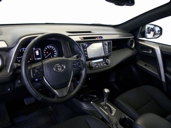 Toyota RAV4 IV (XA40) Рестайлинг с пробегом 2018 года, цена 2 450 000 рублей, 125006 км, внедорожник, Автокод Объявления