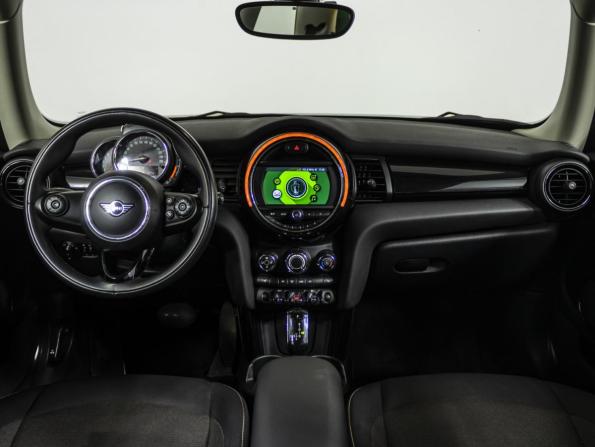 Mini Hatch III (F55/F56) Рестайлинг с пробегом 2019 года, цена 2 088 000 рублей, 55000 км, хэтчбек, Автокод Объявления