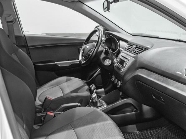 Kia Rio III Рестайлинг с пробегом 2017 года, цена 1 078 145 рублей, 94090 км, хэтчбек, Автокод Объявления