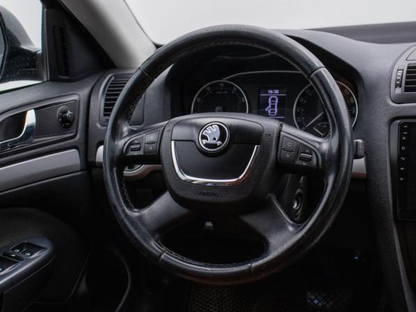 Skoda Octavia II (A5) Рестайлинг с пробегом 2013 года, цена 711 000 рублей, 226213 км, лифтбек, Автокод Объявления
