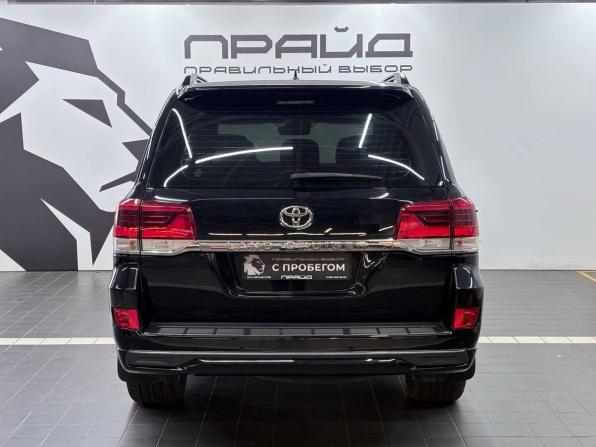 Toyota Land Cruiser 200 Series Рестайлинг 2 с пробегом 2016 года, цена 5 729 900 рублей, 78000 км, внедорожник, Автокод Объявления