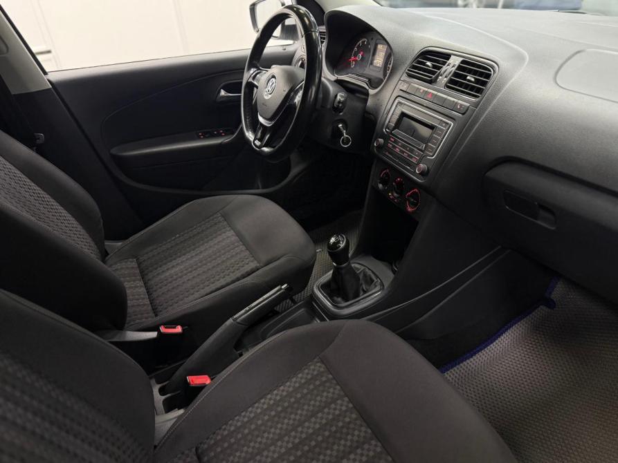 Volkswagen Polo V Рестайлинг Казань  - изображение 13