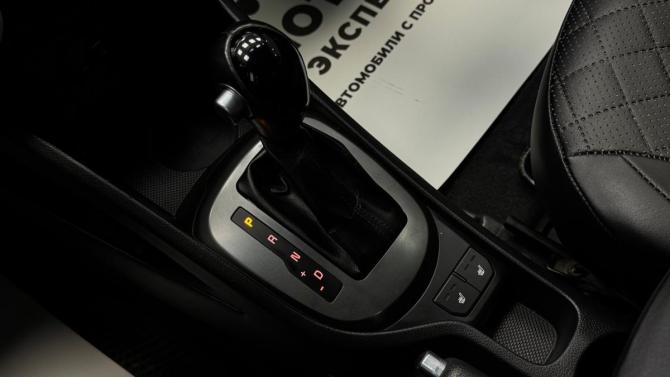 Kia Rio III Рестайлинг с пробегом 2016 года, цена 925 000 рублей, 84805 км, седан, Автокод Объявления