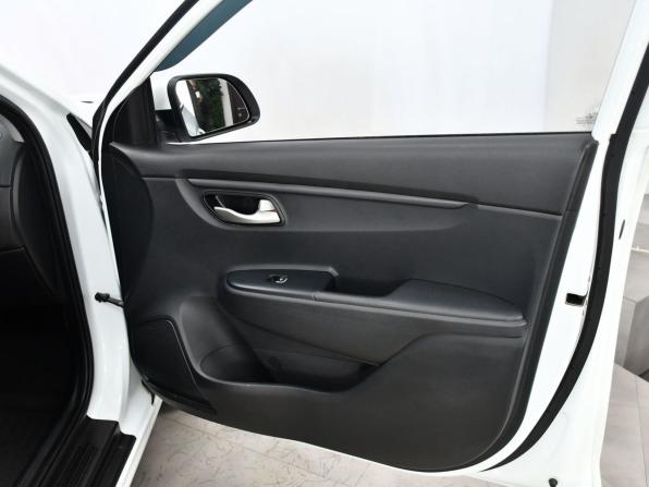 Kia Rio IV Рестайлинг с пробегом 2020 года, цена 1 675 000 рублей, 66730 км, седан, Автокод Объявления