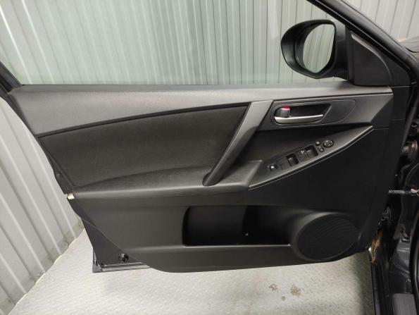 Mazda 3 II (BL) Рестайлинг с пробегом 2011 года, цена 965 000 рублей, 113000 км, седан, Автокод Объявления
