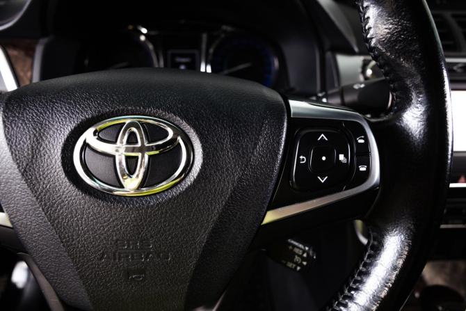 Toyota Camry VII (XV50) Рестайлинг с пробегом 2015 года, цена 1 959 000 рублей, 204884 км, седан, Автокод Объявления
