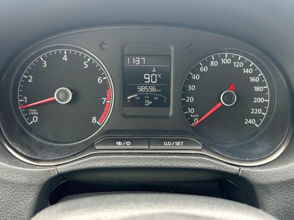 Volkswagen Polo V Рестайлинг с пробегом 2015 года, цена 965 000 рублей, 98596 км, седан, Автокод Объявления