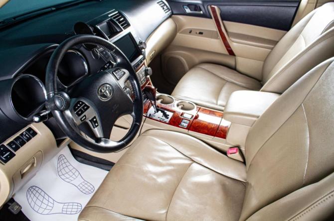 Toyota Highlander II (XU40) Рестайлинг с пробегом 2011 года, цена 1 729 000 рублей, 319000 км, внедорожник, Автокод Объявления