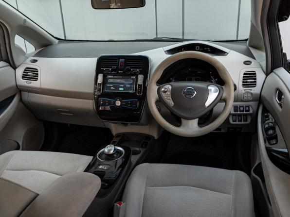 Nissan Leaf I (ZE0/AZE0) с пробегом 2011 года, цена 1 000 000 рублей, 136884 км, хэтчбек, Автокод Объявления